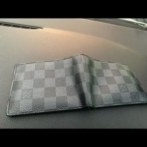 Newly used Louis Vuitton wallet